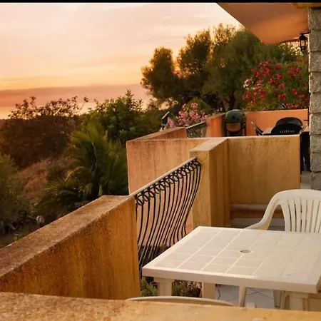 Vista Mare E Piscina Casa de Férias Badesi